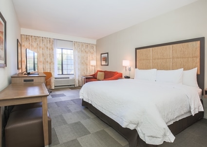 Hampton Inn &amp; Suites Camarillo - Gallery Image