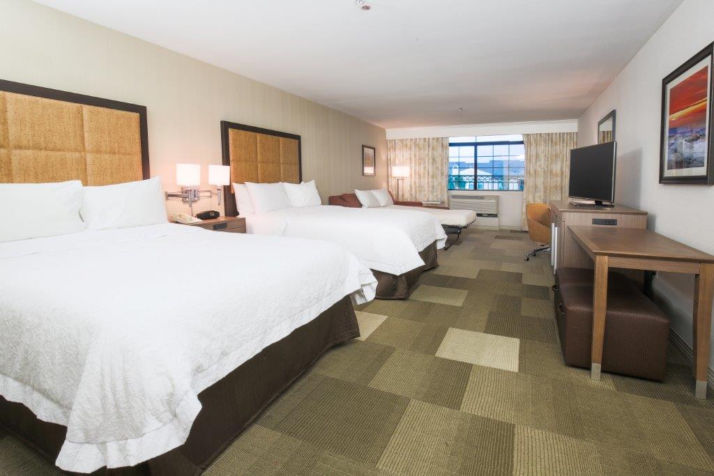 Hampton Inn &amp; Suites Camarillo - Gallery Image