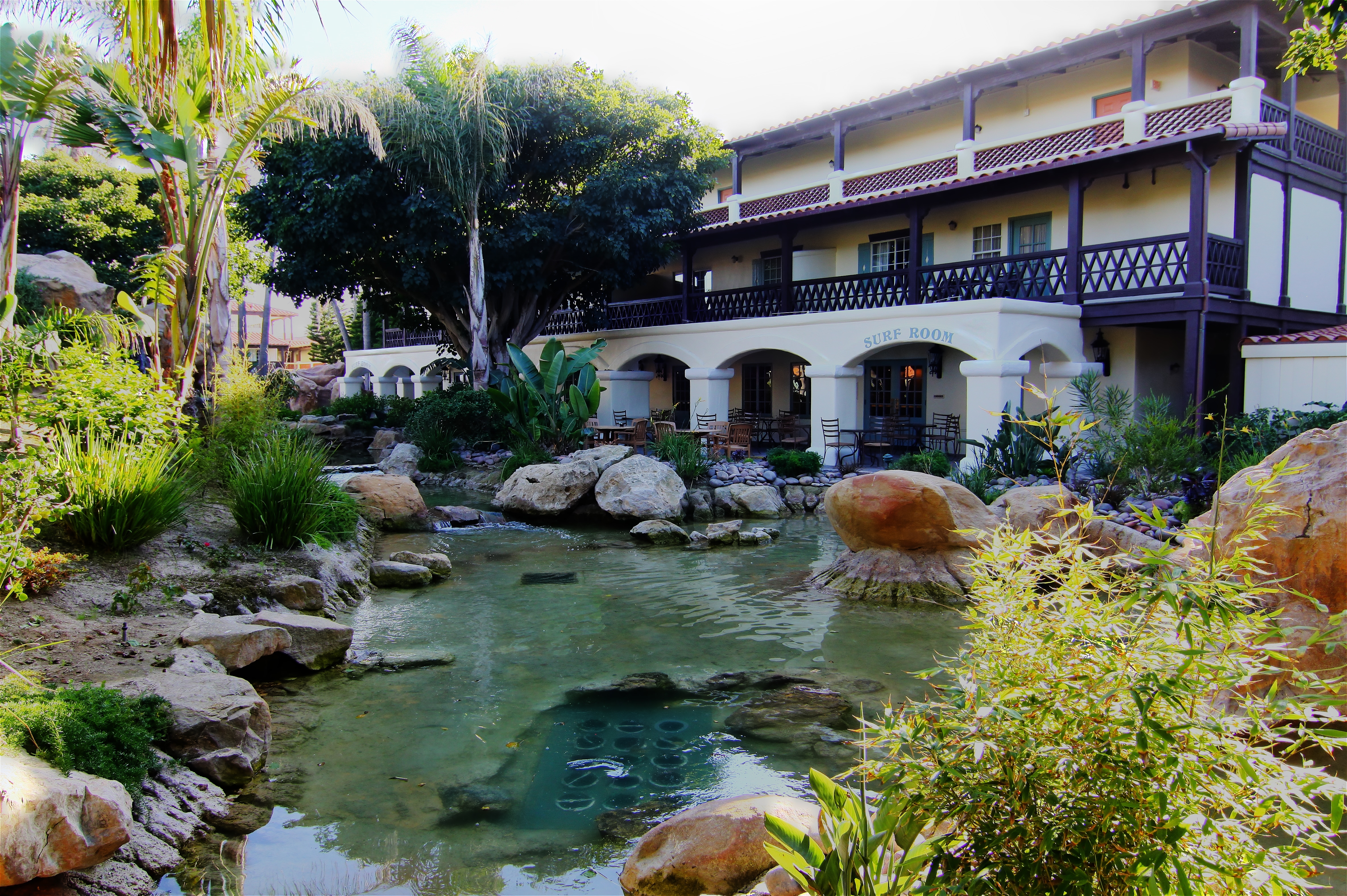 Embassy Suites Mandalay Beach Resort - Gallery Image
