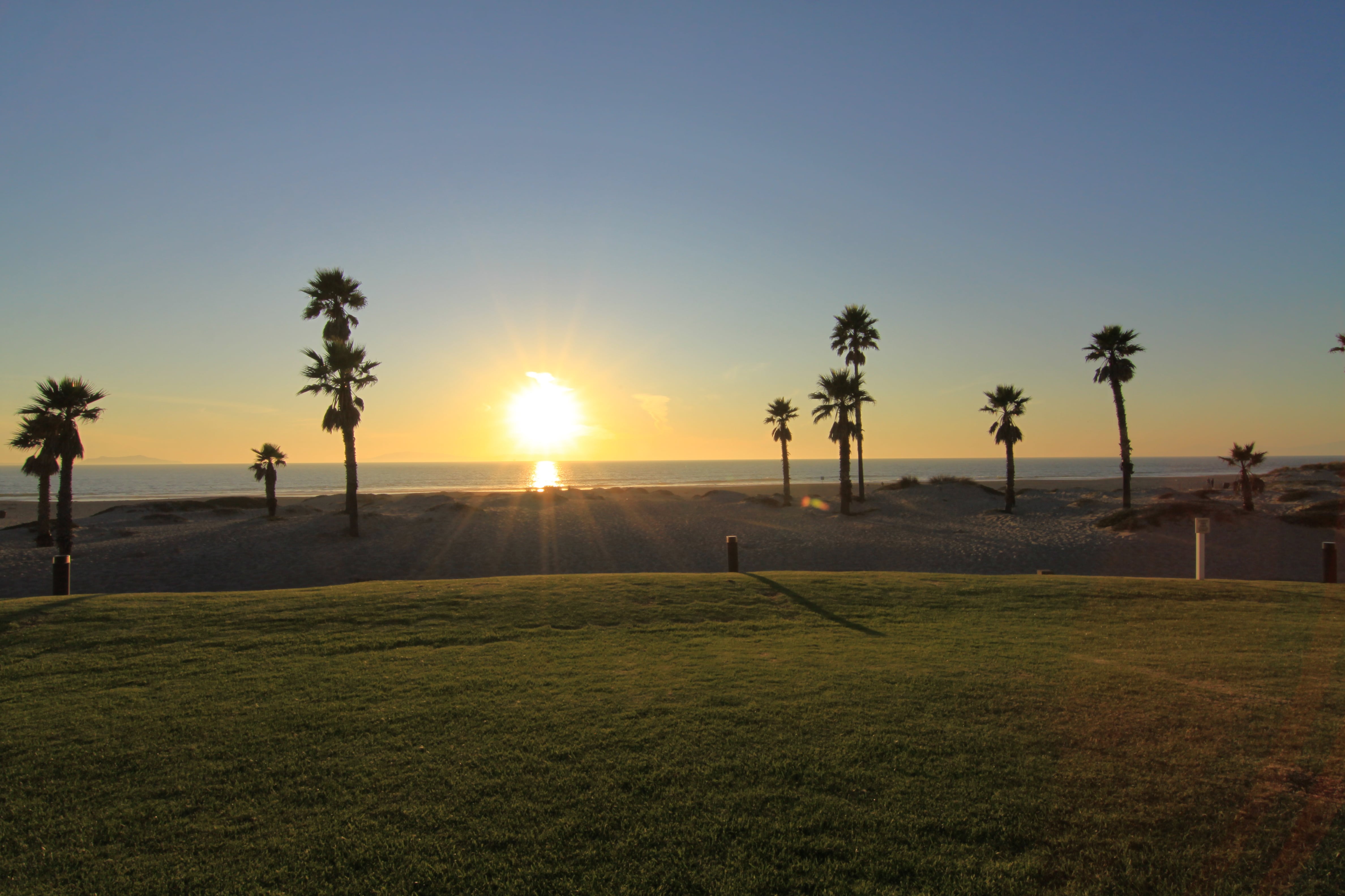 Embassy Suites Mandalay Beach Resort - Gallery Image
