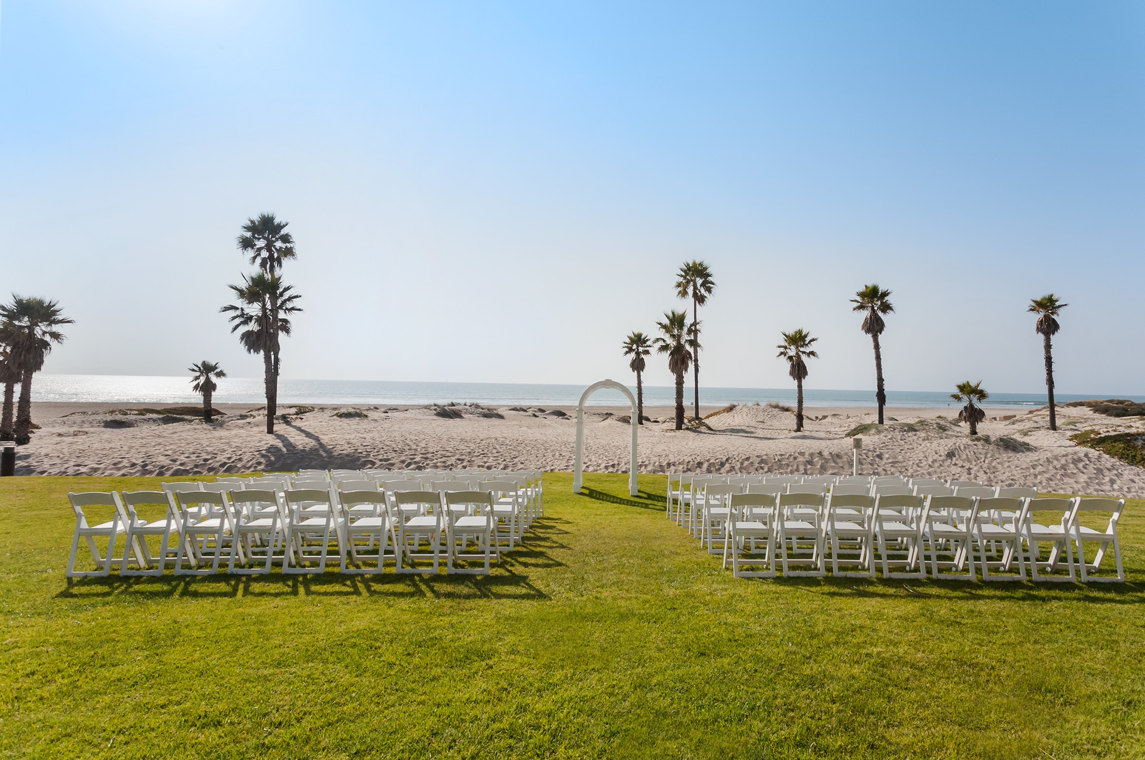 Embassy Suites Mandalay Beach Resort - Gallery Image