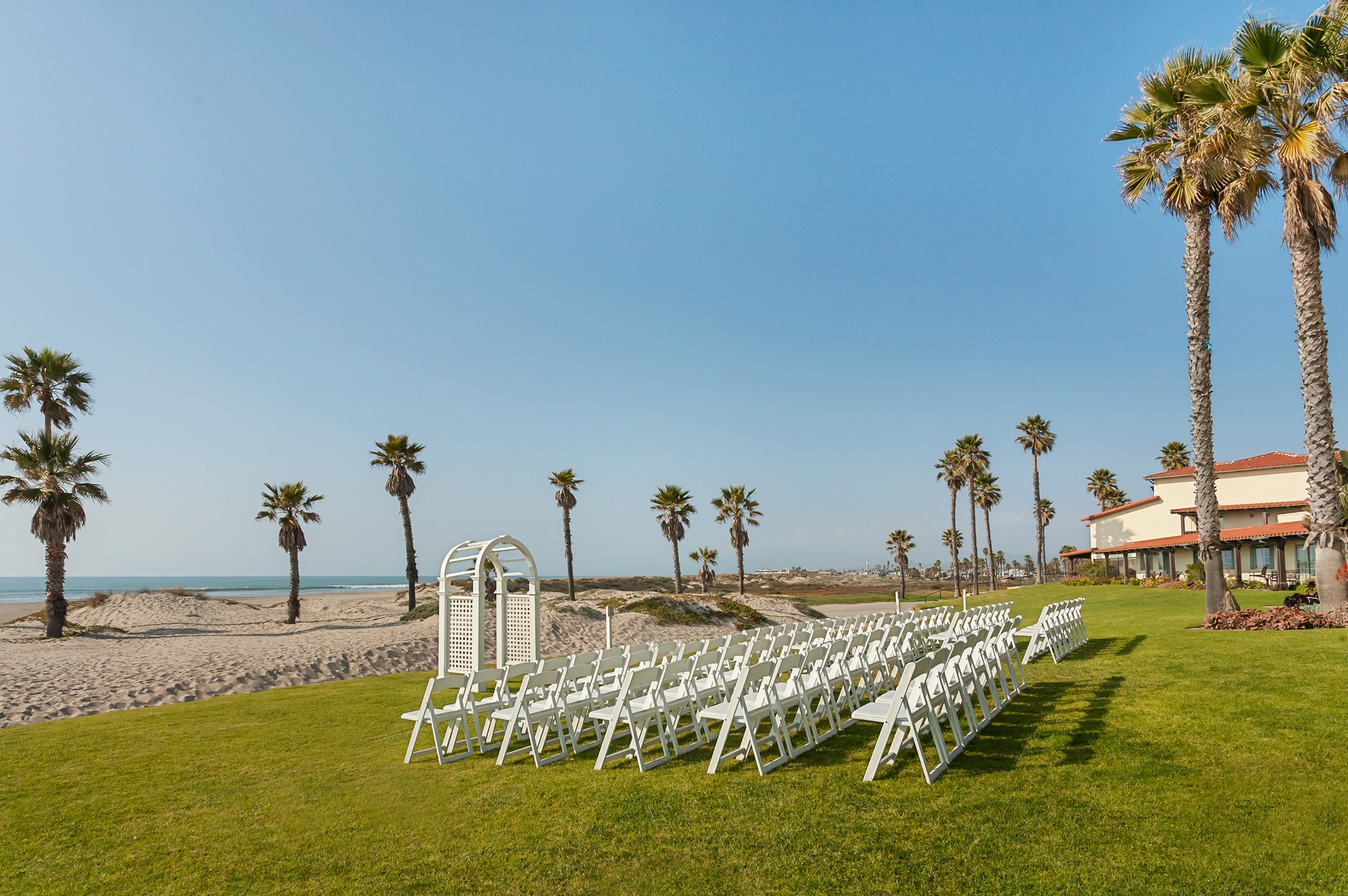 Embassy Suites Mandalay Beach Resort - Gallery Image