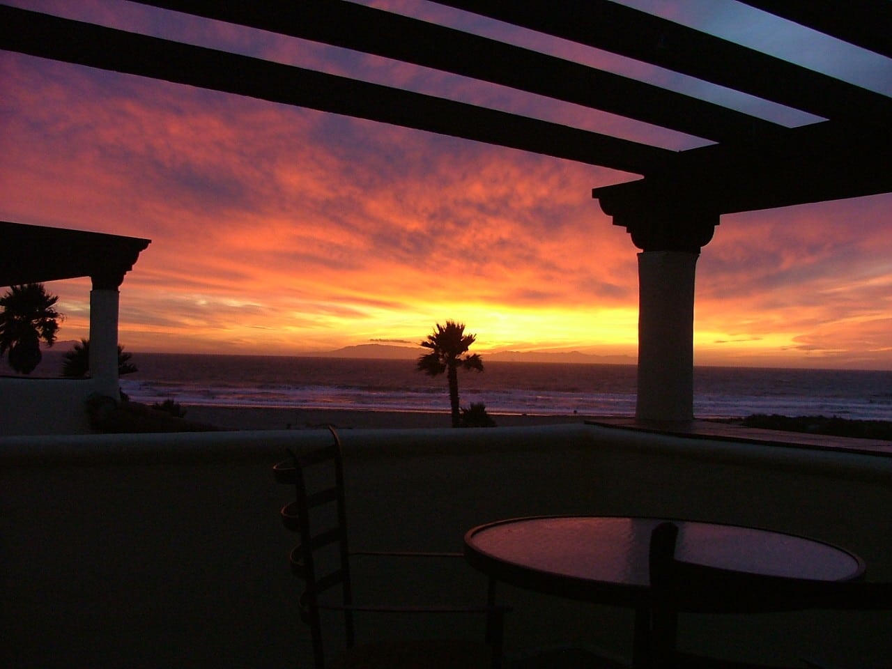 Embassy Suites Mandalay Beach Resort - Gallery Image
