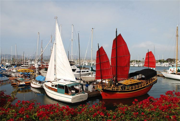Chinese Junk-Boatel - Hero Image