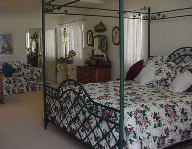 Simi Valley Residential Setting Don Mantooth &amp; Susan Genova - Gallery Image