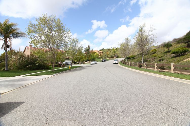 Film Friendly Two Story Residential Home Eric Rose - Gallery Image