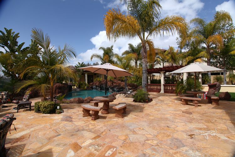 Film Friendly Two Story Residential Home Eric Rose - Gallery Image