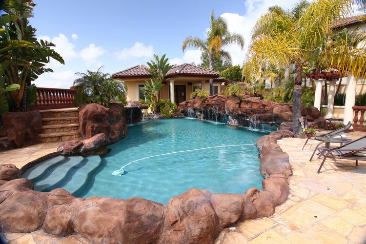 Film Friendly Two Story Residential Home Eric Rose - Gallery Image