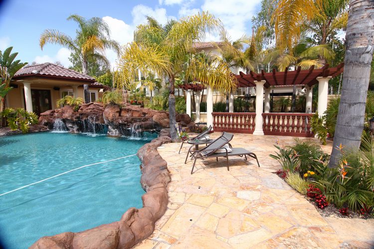 Film Friendly Two Story Residential Home Eric Rose - Gallery Image