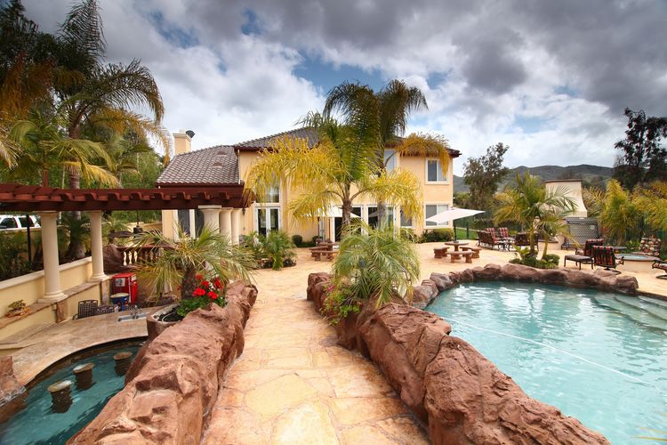Film Friendly Two Story Residential Home Eric Rose - Gallery Image