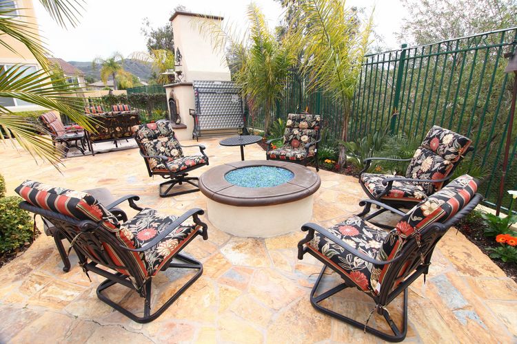 Film Friendly Two Story Residential Home Eric Rose - Gallery Image