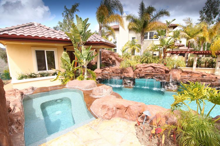 Film Friendly Two Story Residential Home Eric Rose - Gallery Image