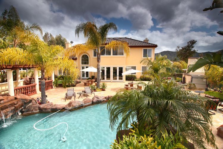 Film Friendly Two Story Residential Home Eric Rose - Gallery Image