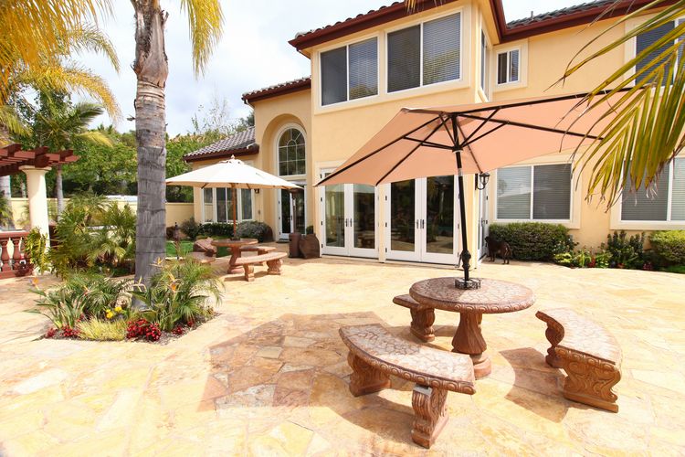 Film Friendly Two Story Residential Home Eric Rose - Gallery Image