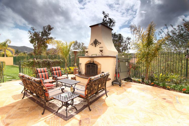 Film Friendly Two Story Residential Home Eric Rose - Gallery Image