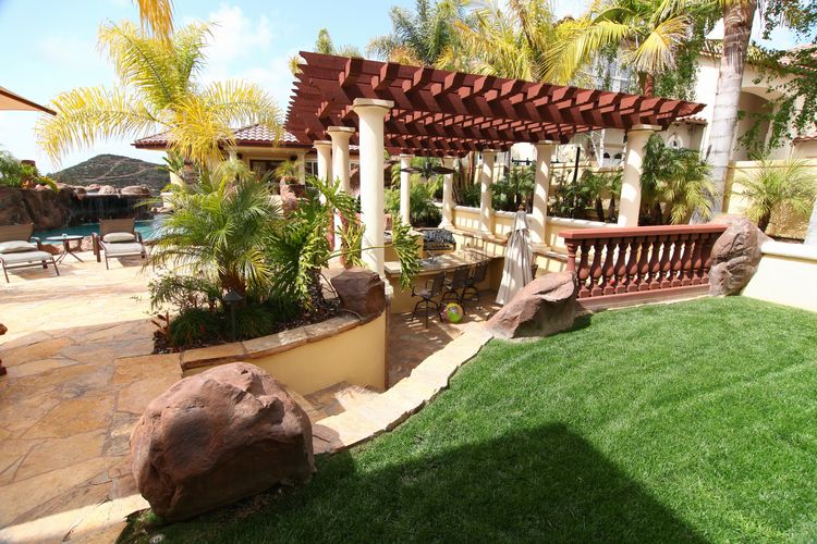 Film Friendly Two Story Residential Home Eric Rose - Gallery Image