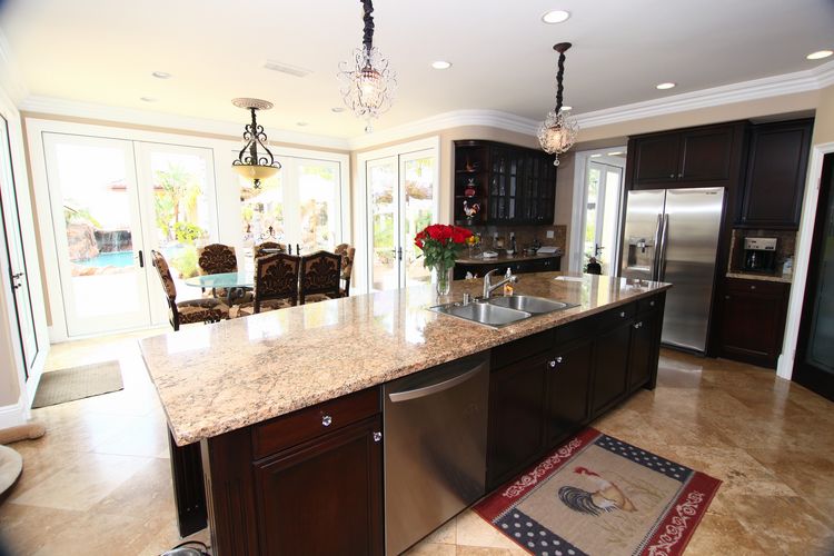 Film Friendly Two Story Residential Home Eric Rose - Gallery Image