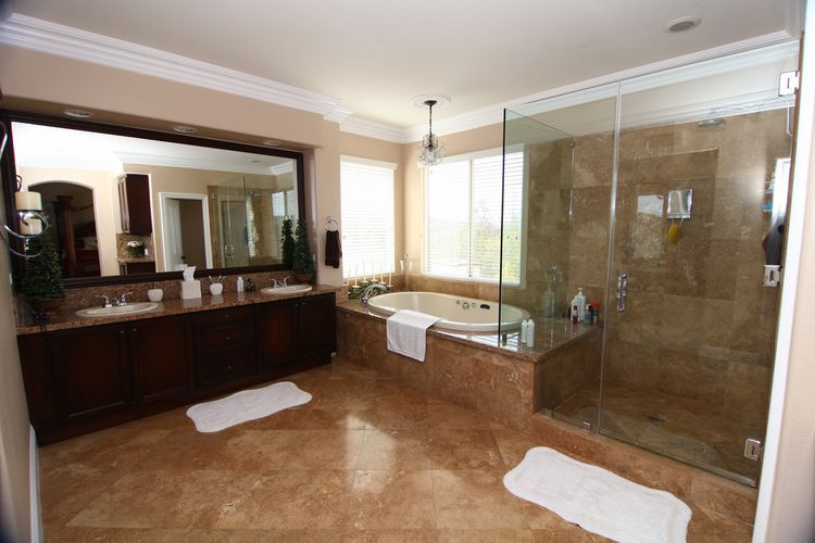 Film Friendly Two Story Residential Home Eric Rose - Gallery Image