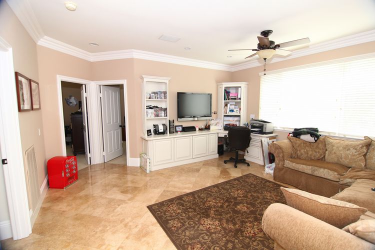 Film Friendly Two Story Residential Home Eric Rose - Gallery Image