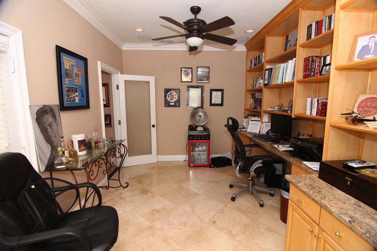 Film Friendly Two Story Residential Home Eric Rose - Gallery Image