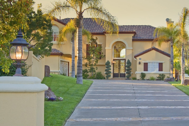 Film Friendly Two Story Residential Home Eric Rose - Gallery Image