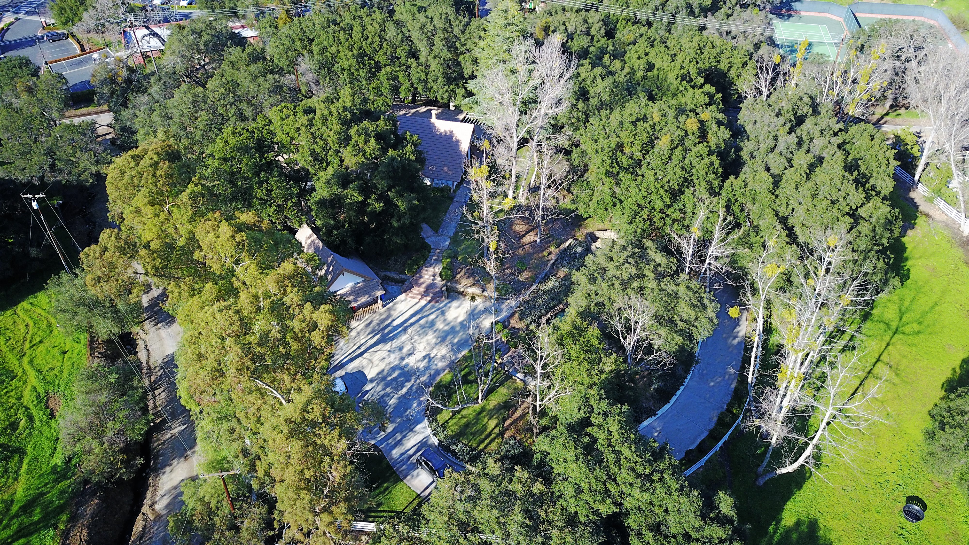 Hidden Valley 1970's Art Deco Home on 5 Acre Ranch - Gallery Image