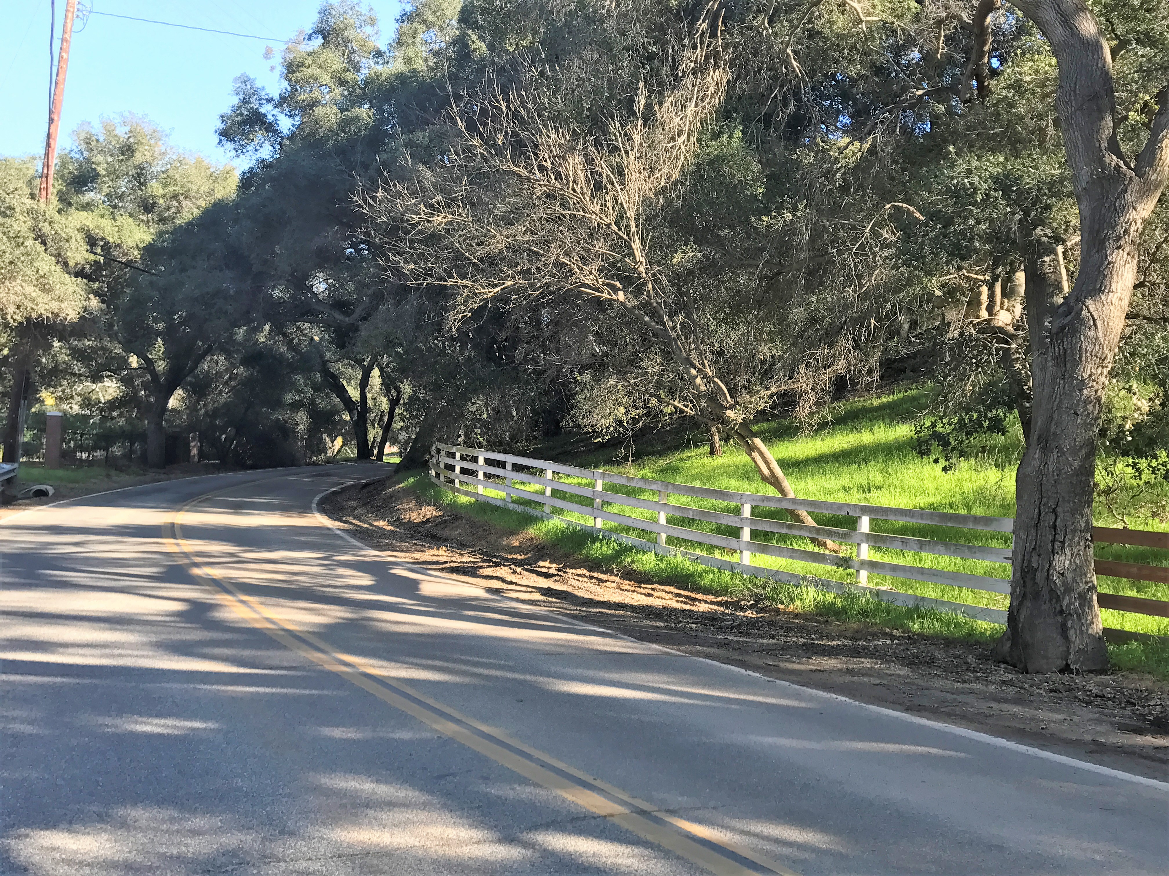Hidden Valley 1970's Art Deco Home on 5 Acre Ranch - Gallery Image