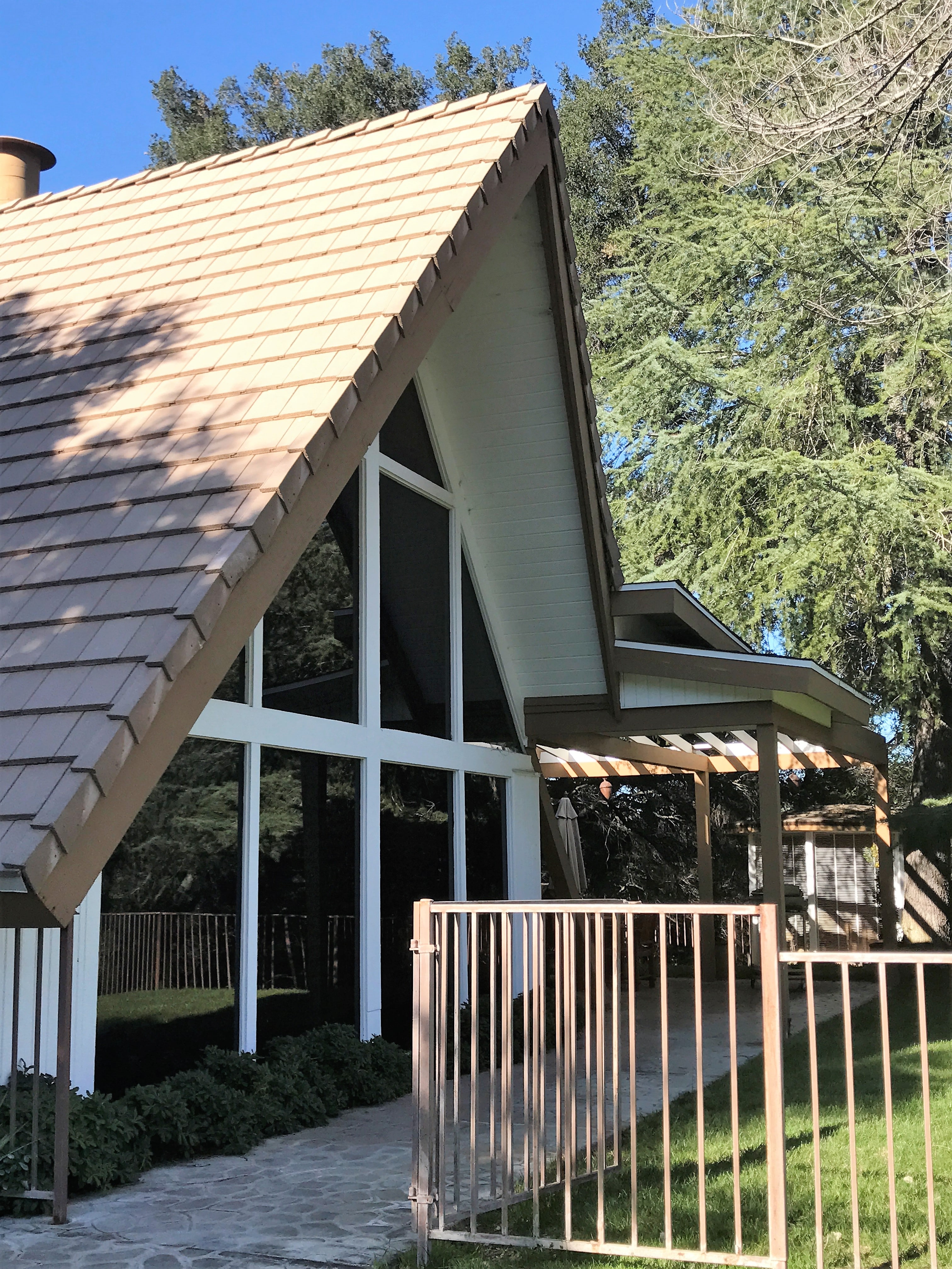 Hidden Valley 1970's Art Deco Home on 5 Acre Ranch - Gallery Image