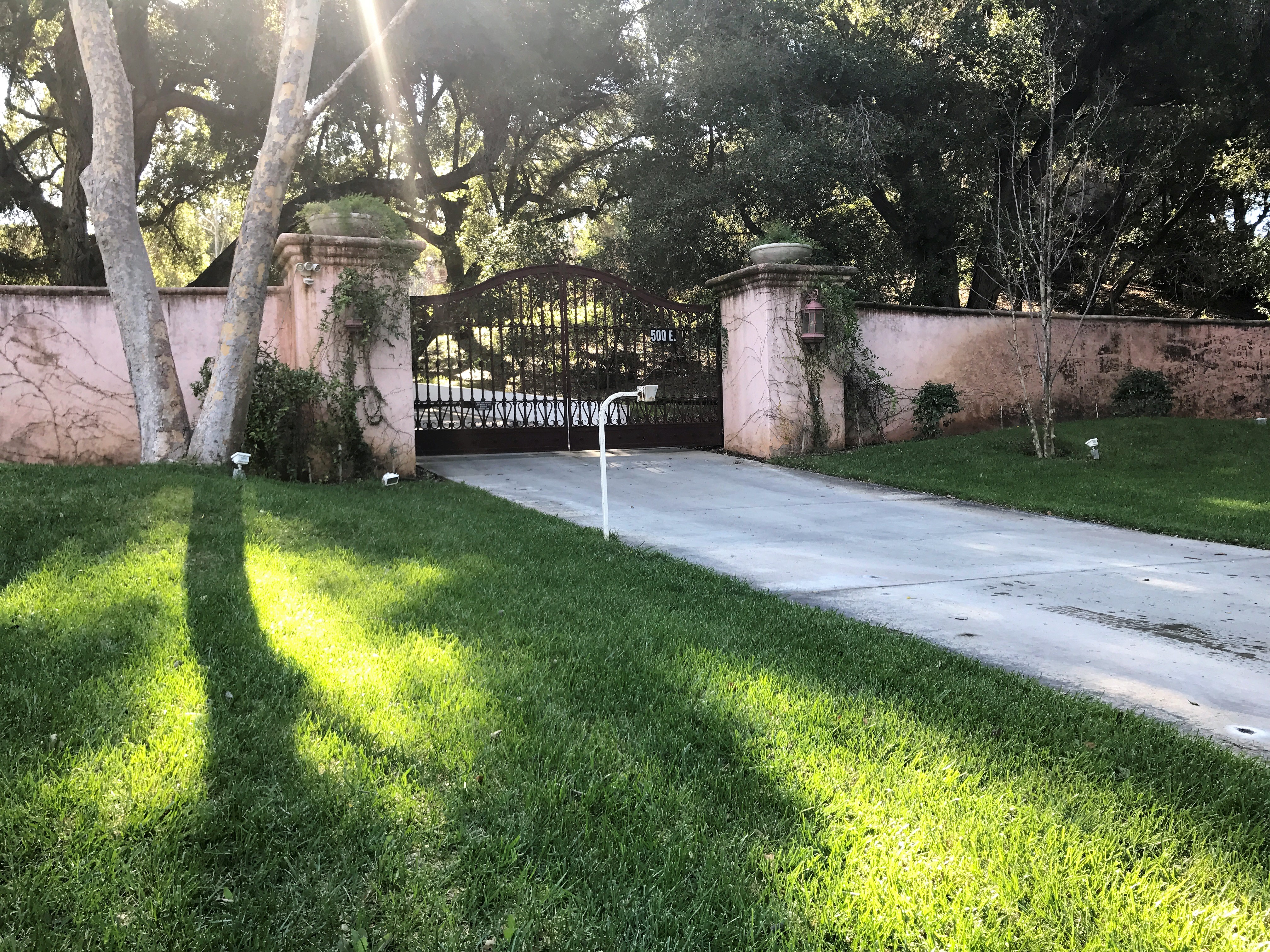 Hidden Valley 1970's Art Deco Home on 5 Acre Ranch - Gallery Image