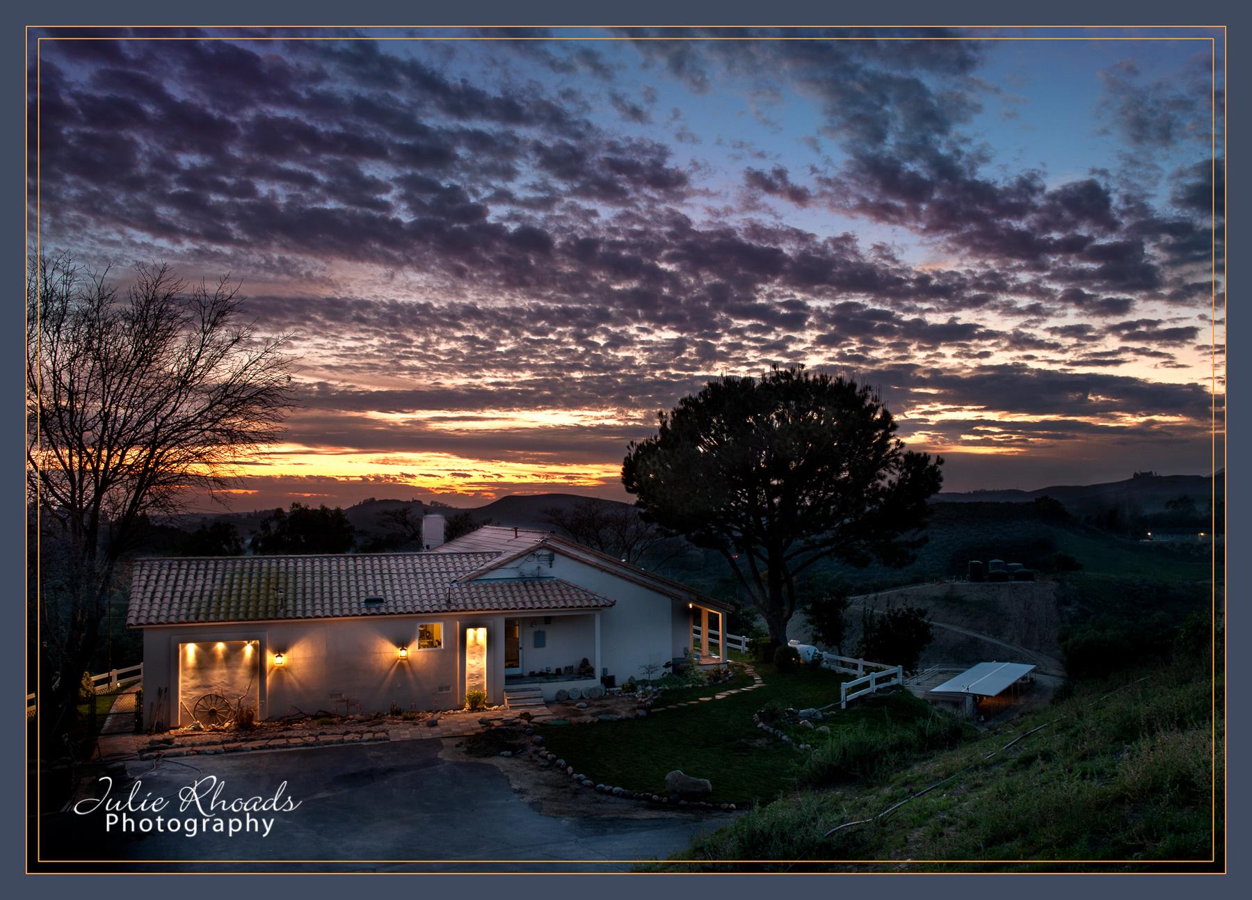Farm house with avocados - Gallery Image